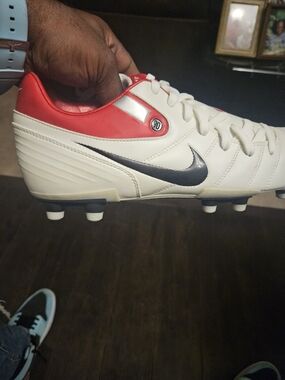 Nike Men’s White/Red Tiempo Classic Soccer Cleats
